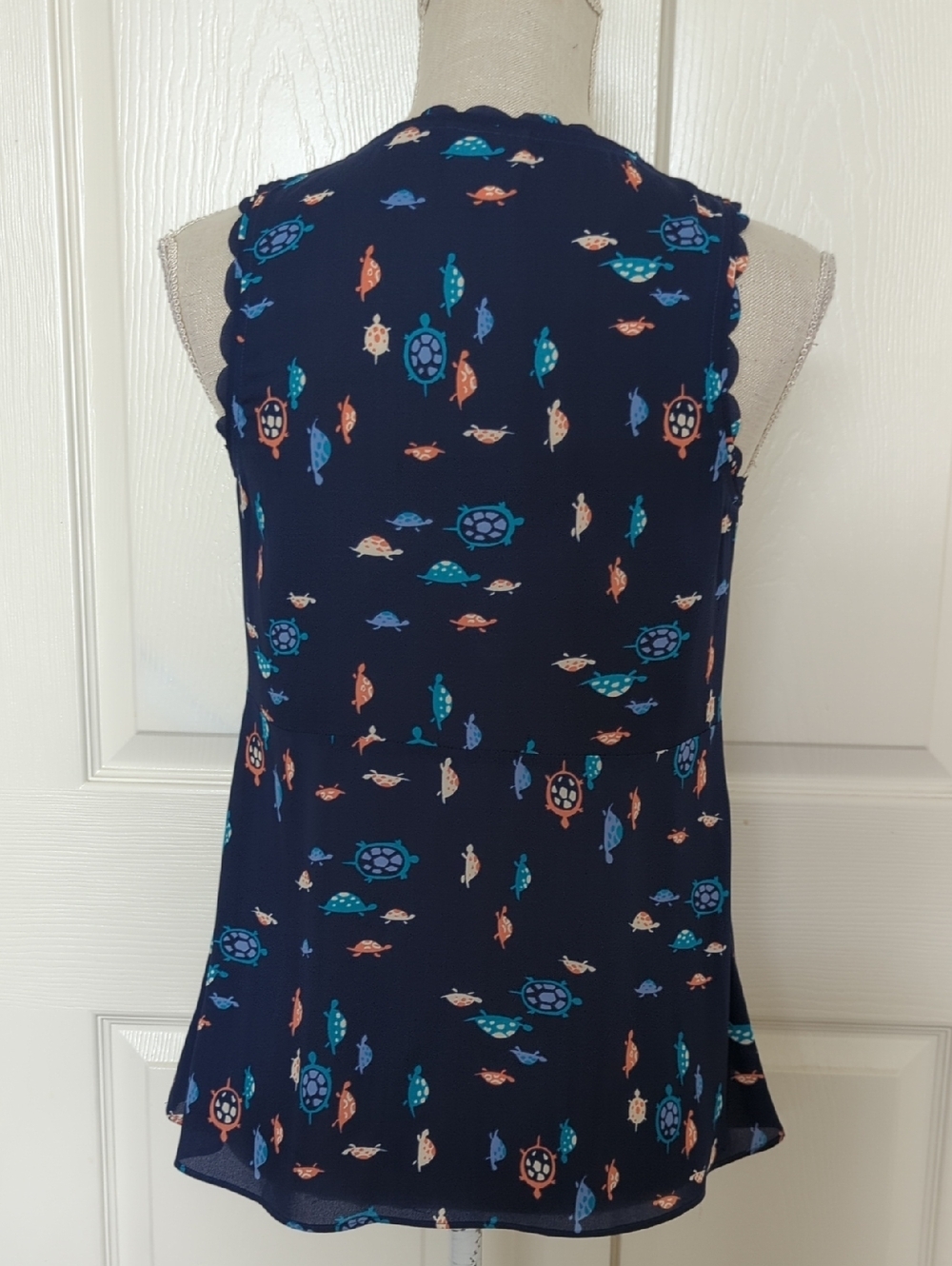Maeve Anthropologie Navy Scalloped TankTop with Turtle Pattern - Picture 5 of 7